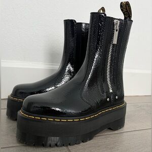 Dr. Martens 2976 Max Distressed Patent Chelsea Platform Women’s Size 7 UK 5